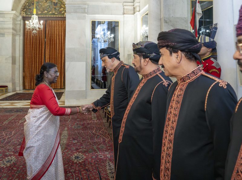 Her Excellency the President of the Republic of India holds a dinner in honor of His Majesty the Sultan