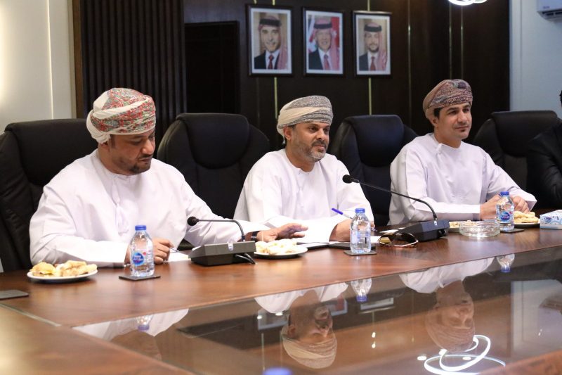 A delegation from the Omani Chamber of Commerce and Industry meets with the Jordan Chamber of Commerce and the Businessmen Association