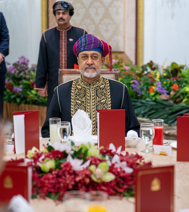 In honor of His Majesty the Sultan, the Singaporean President holds a dinner