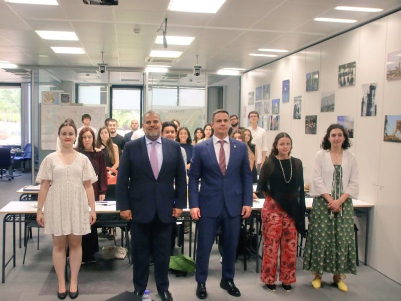 Spain: The Ambassador of the Sultanate of Oman delivers a lecture at the Institute of Strategic and International Studies