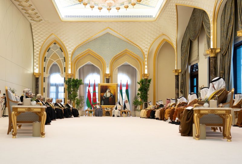 His Majesty the Sultan and His Highness the Sheikh, President of the UAE, hold an official discussion session