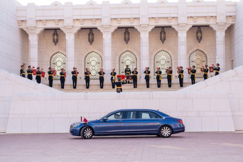 أميرُ قطر يصل إلى سلطنة عُمان