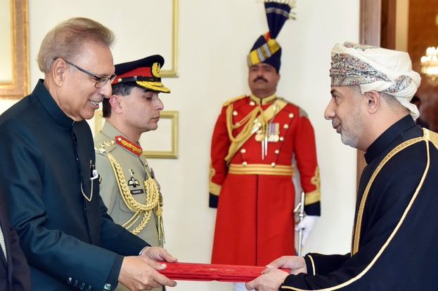 Ambassador-presents-credentials-to-President-of-Pakistan