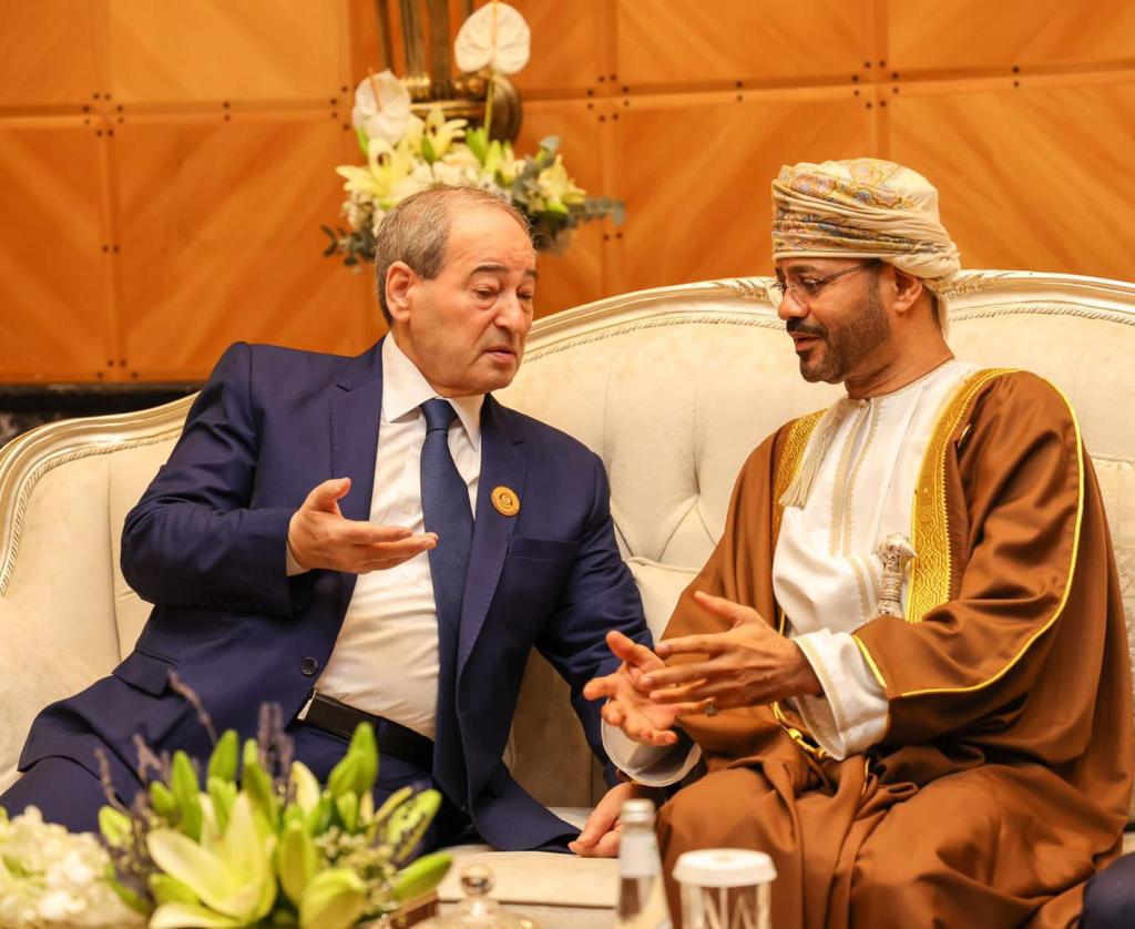 Oman-Foreign-Minister-holds-side-meeting-ahead-of-Arab-Summit