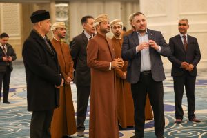 Minister visits Astana Grand Mosque