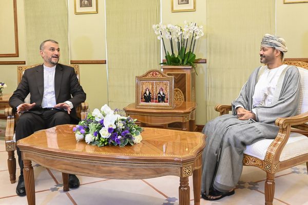 Foreign-Minister-with-the-Iranian-Foreign-Minister