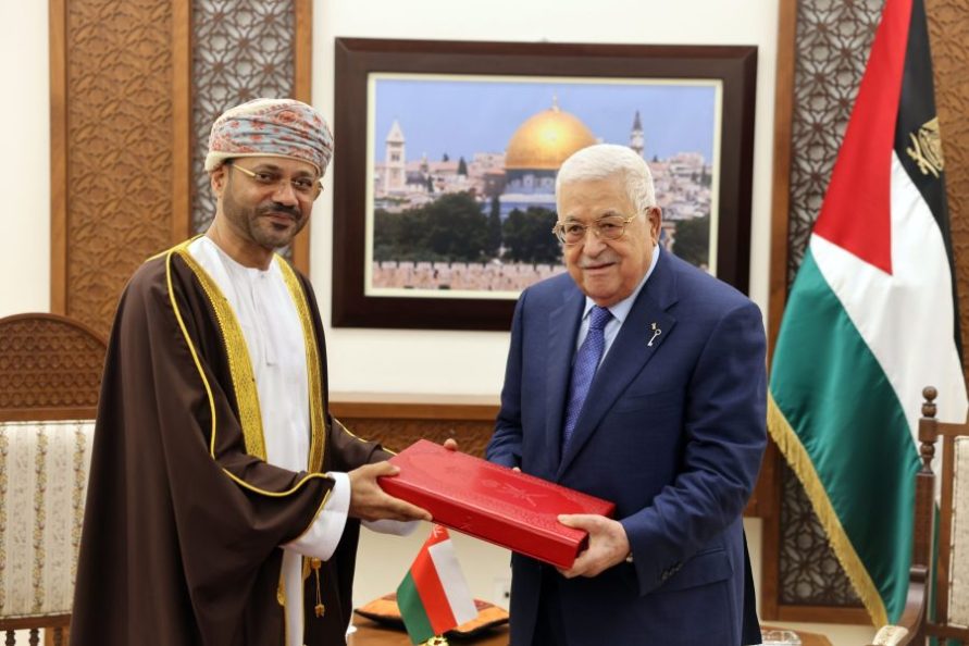 His-Majesty-send-message-to-Palestinian-President