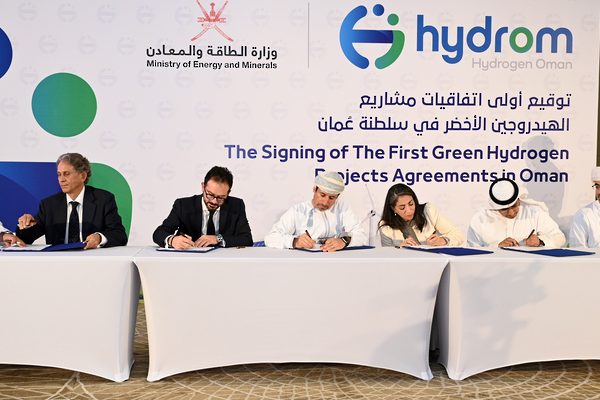 Hydrom Signing ceremony for green hydrogen projects in Oman