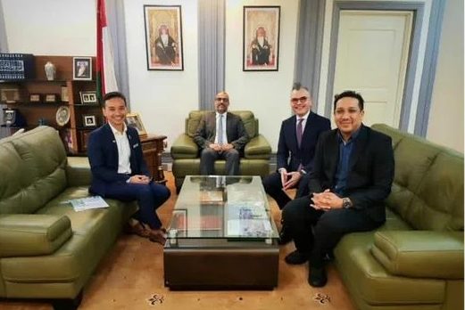 Omani-Ambassador-to-Malaysia-holding-a-meeting-about-medical-tourism