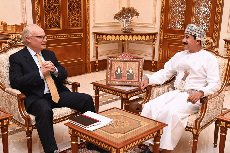 Minister of the Royal Office receives US Special Envoy for Yemen 