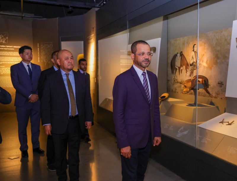 Foreign Minister visits Mongolian National Museum