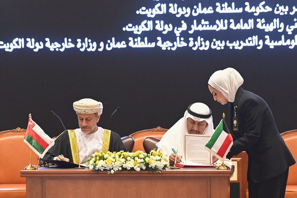 Oman and Kuwait sign 4 agreements