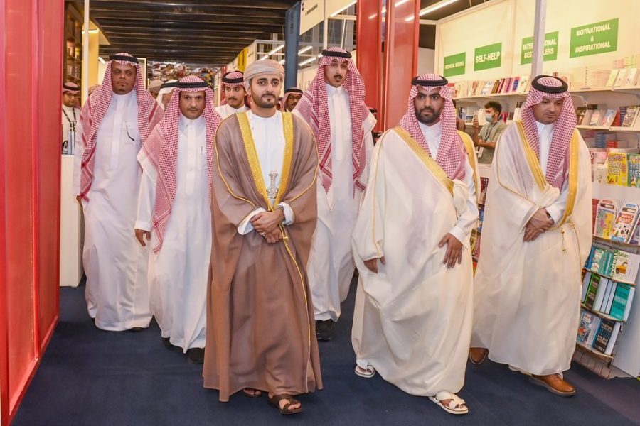 Sayyid-Theyazin-visits-Riyadh-International-Book-Fair-2023