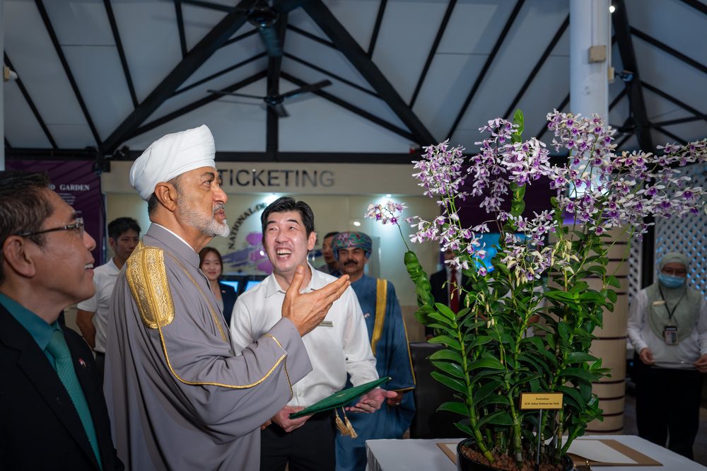 An official reception ceremony for His Majesty the Sultan on the occasion of his visit to Singapore